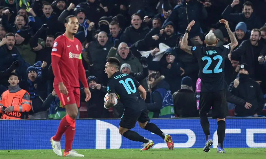 关于逆境中寻找希望：欧冠中的“战斗精神”故事的信息