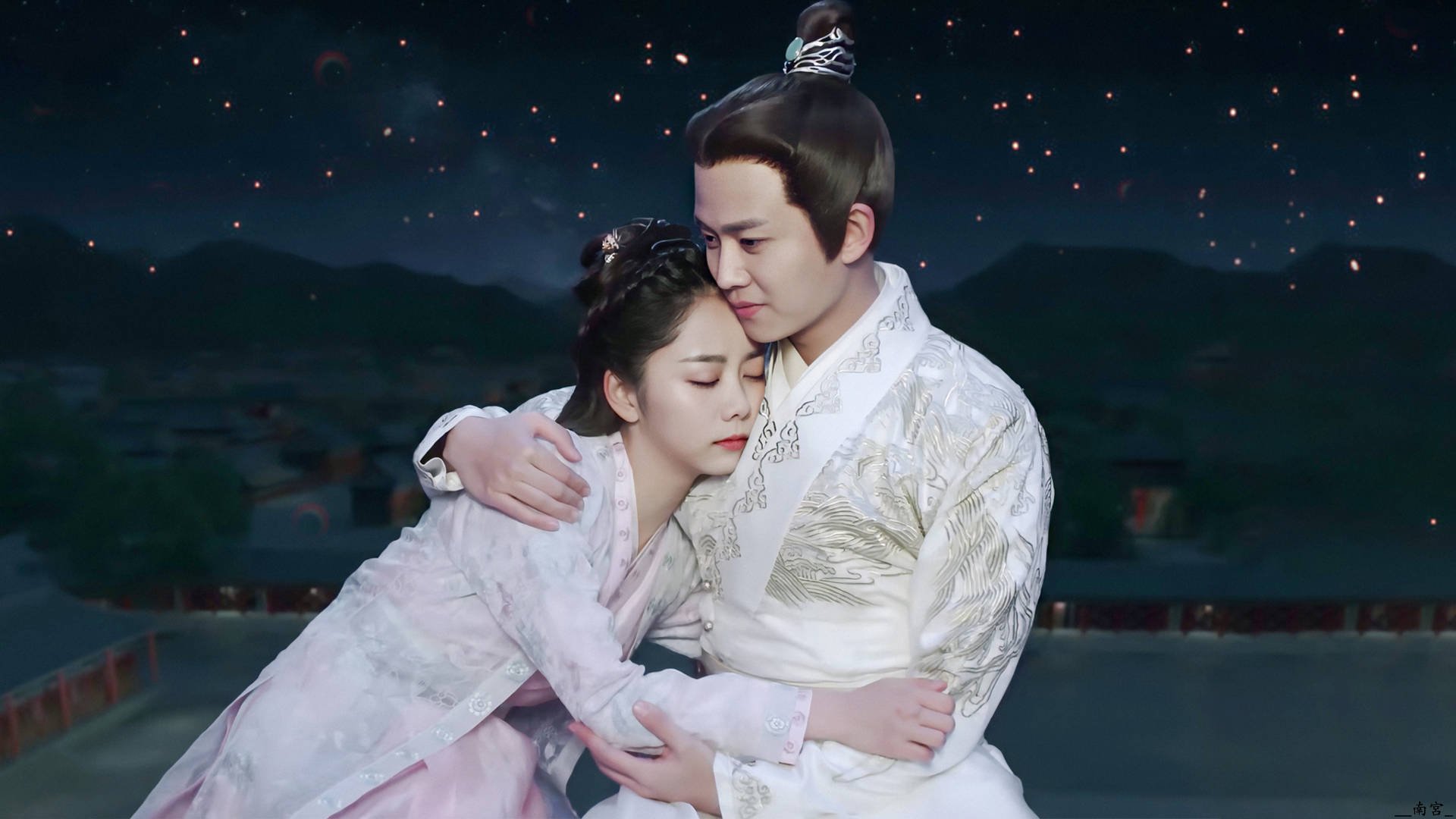 爱游戏下载-德甲中场密集包夹，压制对手核心球员，德甲的球场