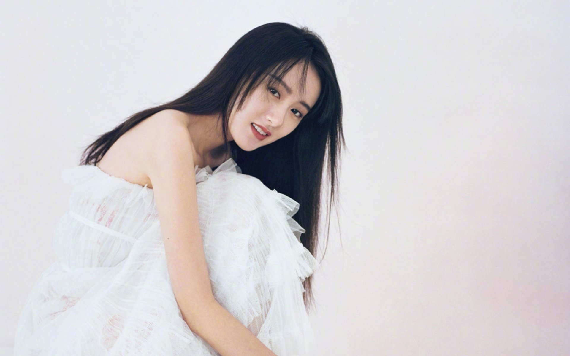 AYX体育官网-曼联在主场大胜，争夺联赛冠军希望升腾