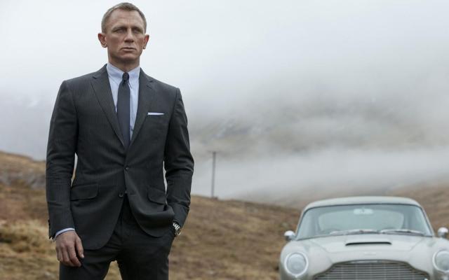 包含爱游戏体育:邦德滑雪赛的传奇，滑雪运动的文化传播的词条