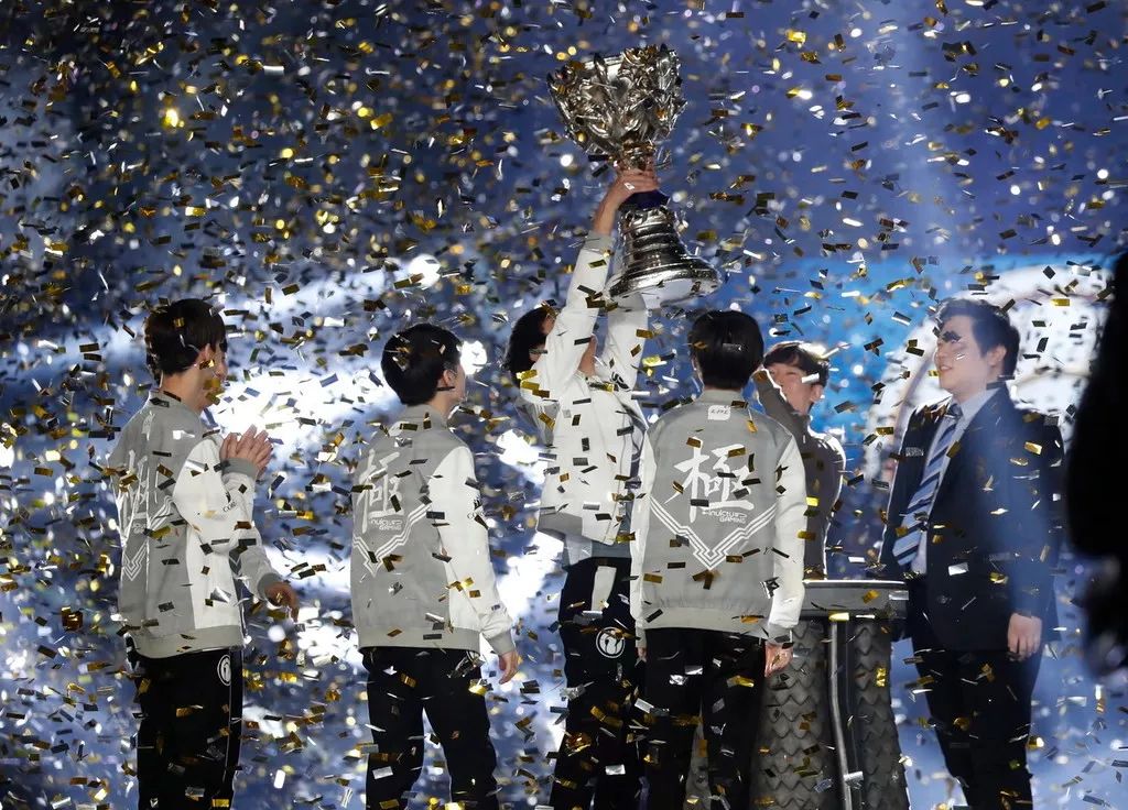 爱游戏体育:《英雄联盟》战队如何保持状态，策略与心理的双重考验的简单介绍