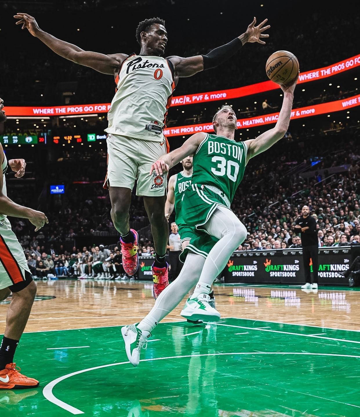 包含爱游戏体育：凯尔特人队新赛季：波尔津吉斯能否提升球队的内线实力，在季后赛中发挥关键作用，帮助球队赢得总冠军？的词条