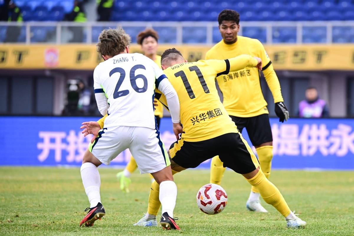爱游戏体育:中超联赛转会窗口开启：各队引援动作频频，谁能成为新赛季黑马？的简单介绍