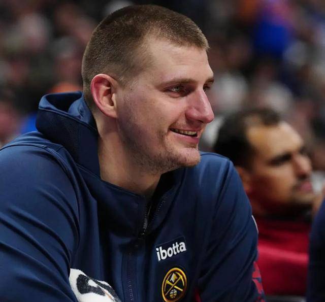 爱游戏体育:掘金队约基奇：如何继续统治内线，带领球队前进，卫冕总冠军，创造更多辉煌，成为篮球界的传奇人物？的简单介绍