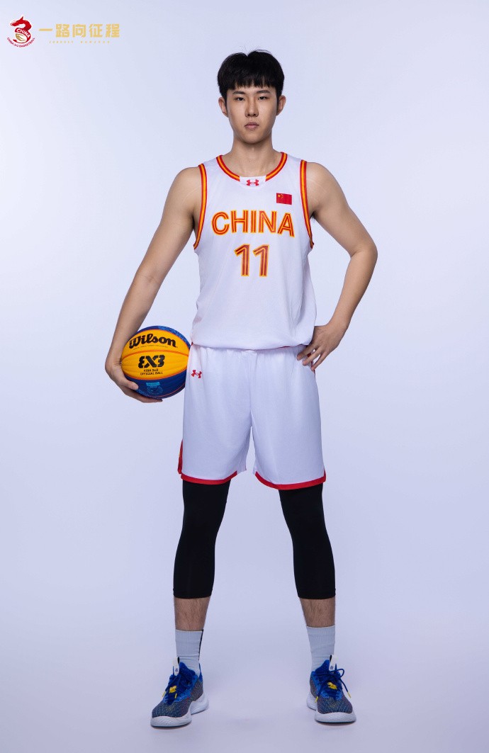 爱游戏体育：中国男篮历史上的经典绝杀球星故事：回顾那些关键时刻的英雄的简单介绍