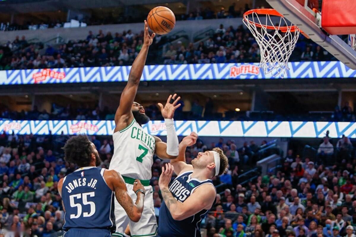 关于爱游戏体育:凯尔特人队的进攻战术：如何发挥双探花的优势？的信息