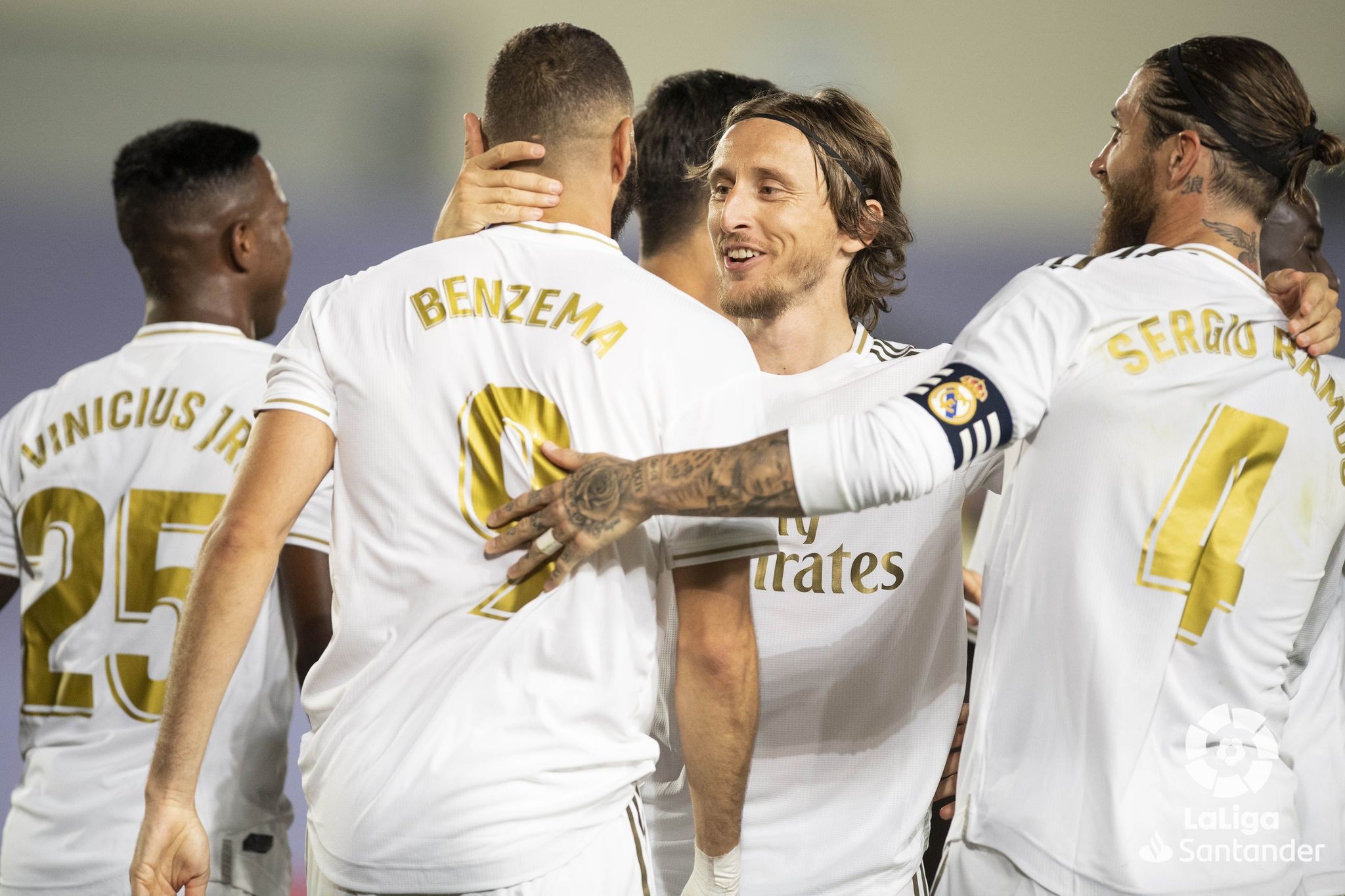 爱游戏体育:西甲赛季转折点：决定冠军归属的时刻