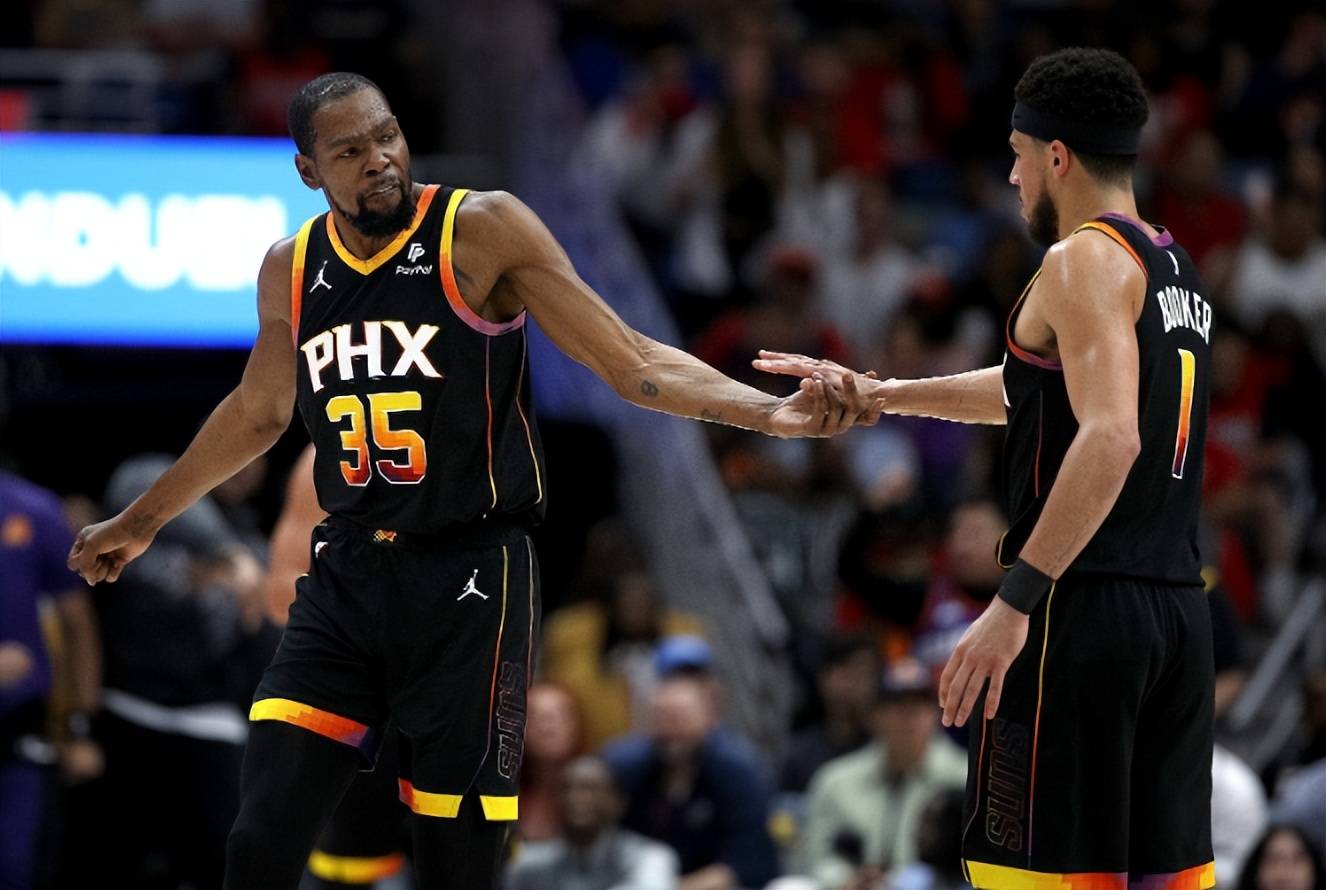 爱游戏 电竞-关于爱游戏体育：勇士队新赛季战术：科尔强调快速进攻和团队配合的信息